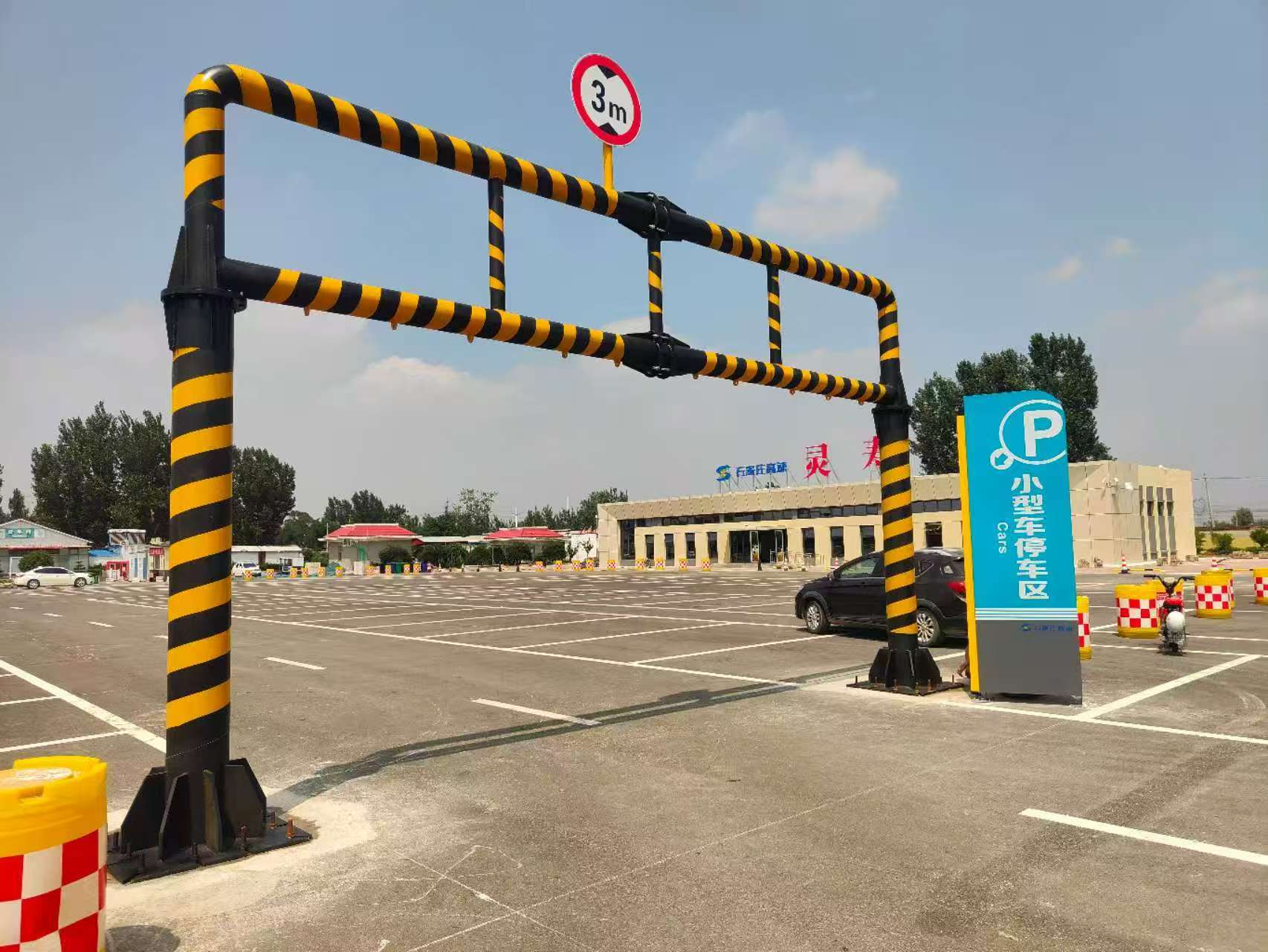 六安市指示牌限高架 - 价格